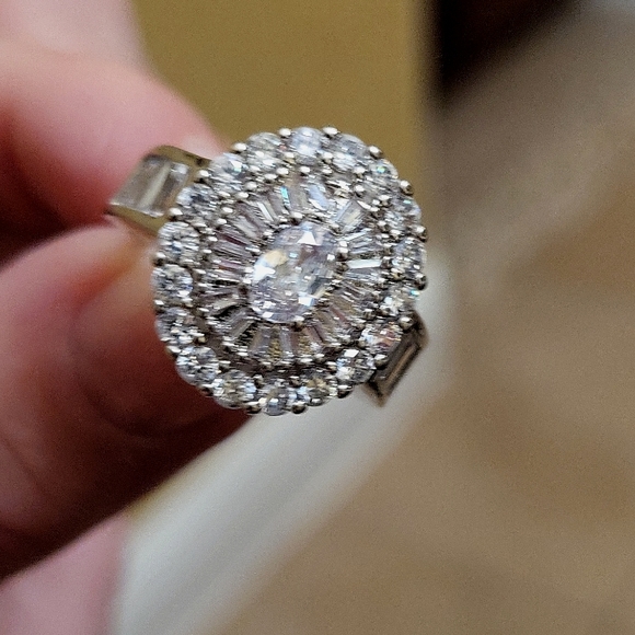 Oval Diamond Simulated Anniversary Ring Size 8 - Picture 10 of 17